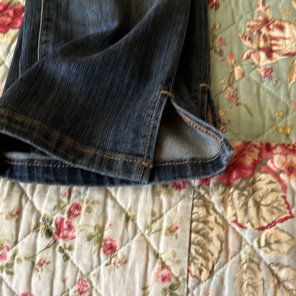 Vera wang capris size 6 - Picture 3 of 8